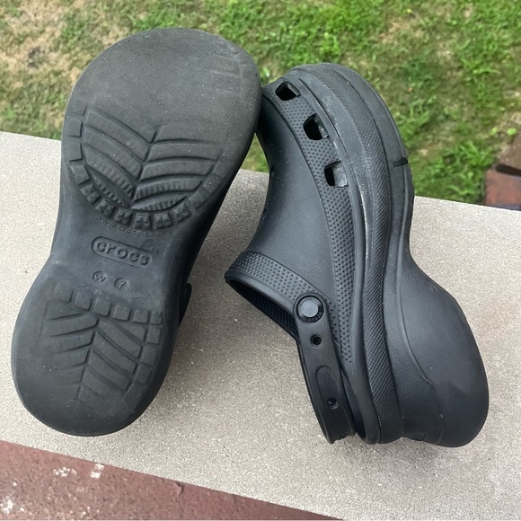 Bae Platform Crocs - Picture 4 of 4